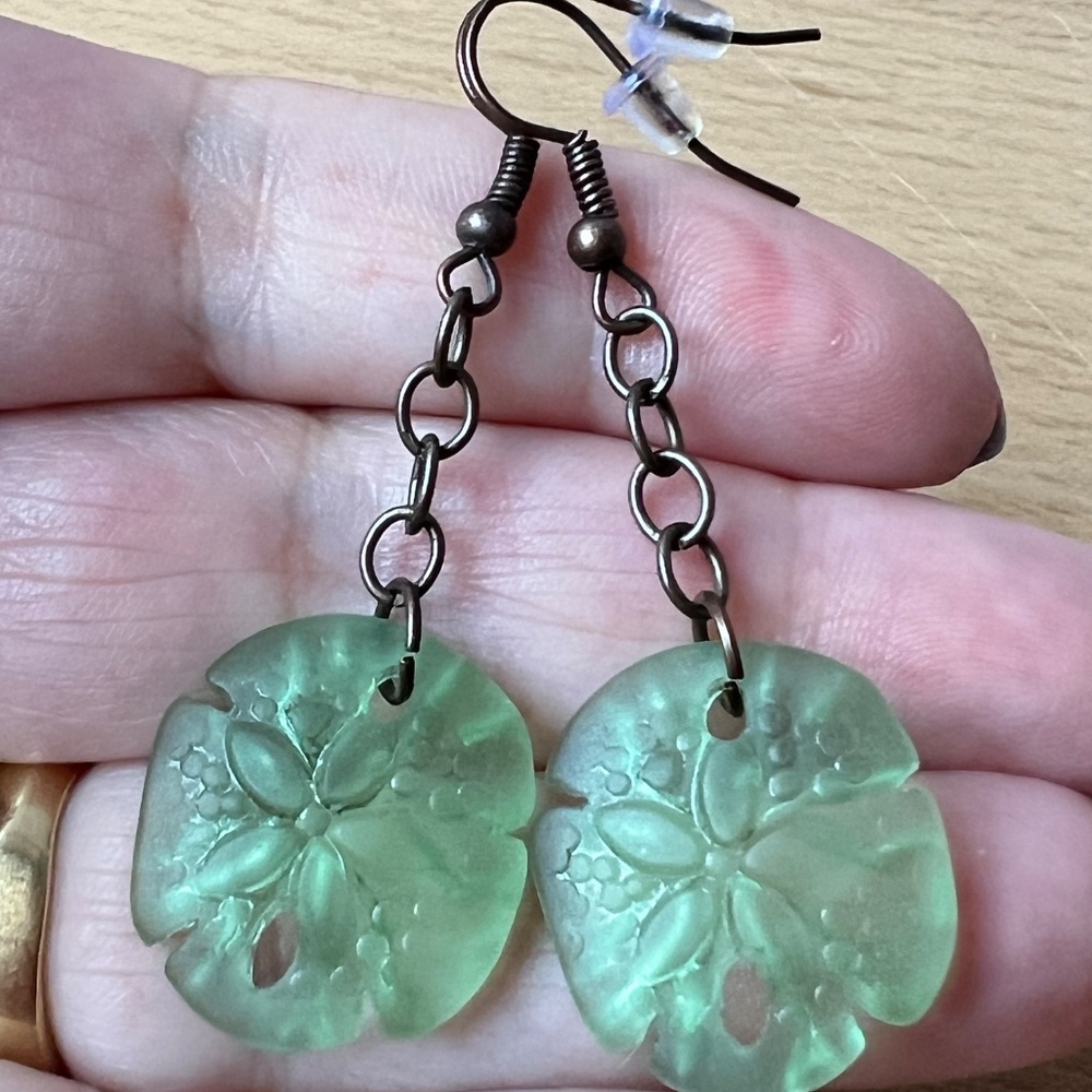 Vintage Green Frosted Carved Glass Sand Dollar Fl… - image 7